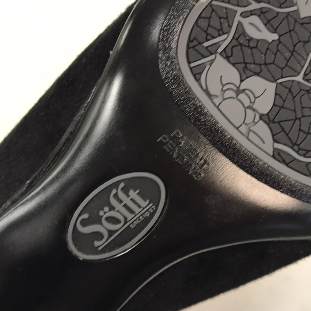 Sofft Suede Scalloped Heels - Picture 9 of 16